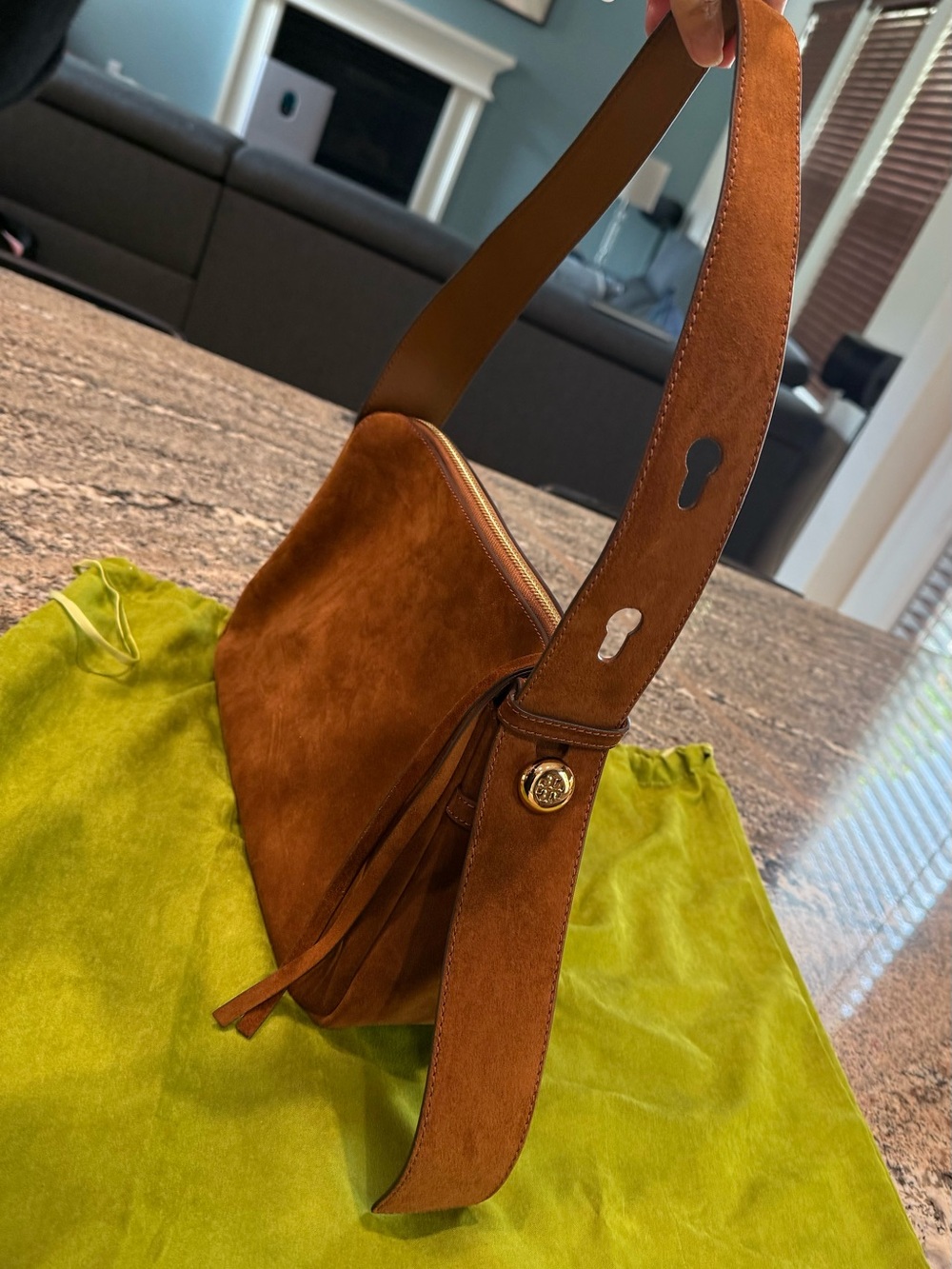 Authentic NWOT Tory Burch shoulder bag.